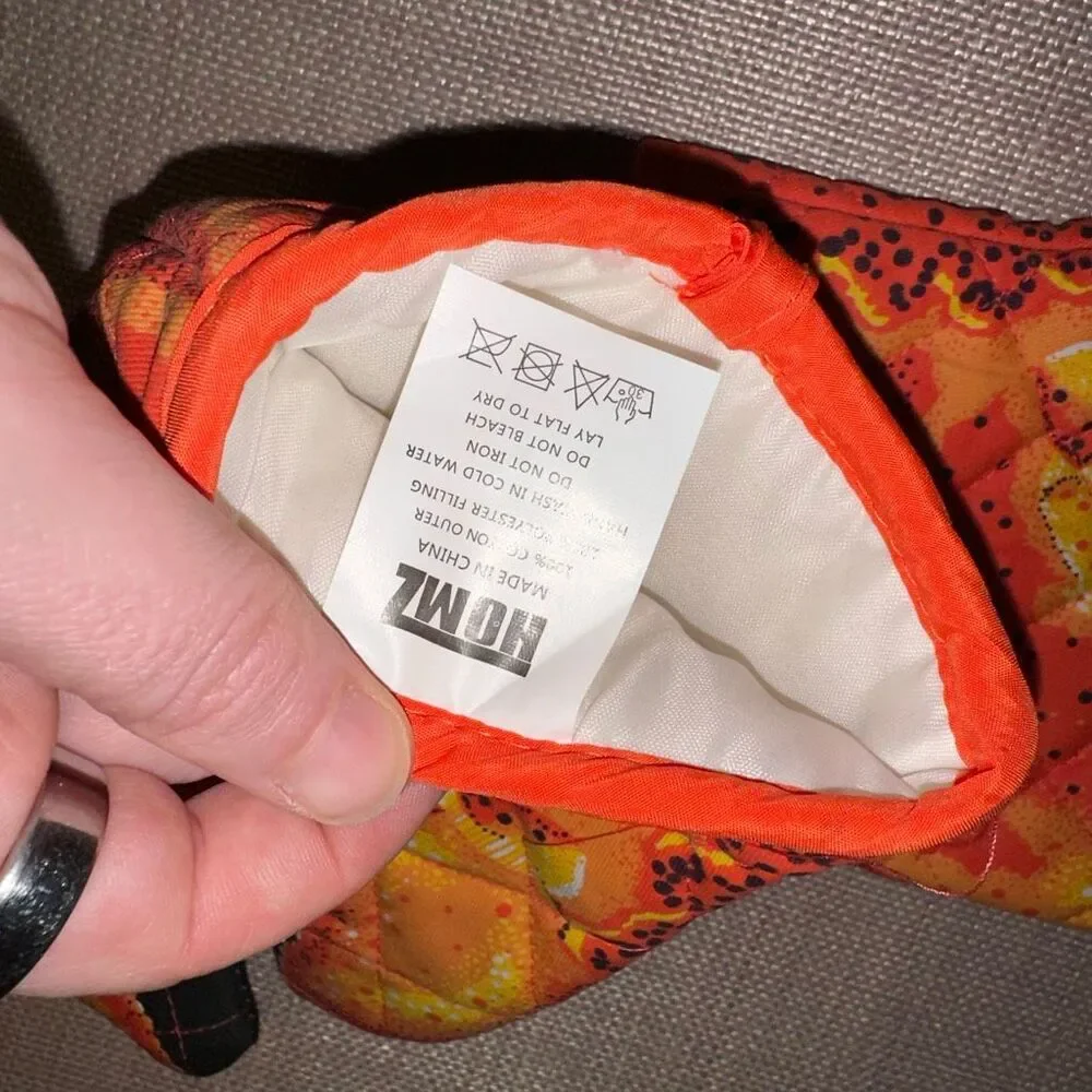Homz Lobster Claw Quilted Oven Mitts Set of 2 Red Orange Black NWT